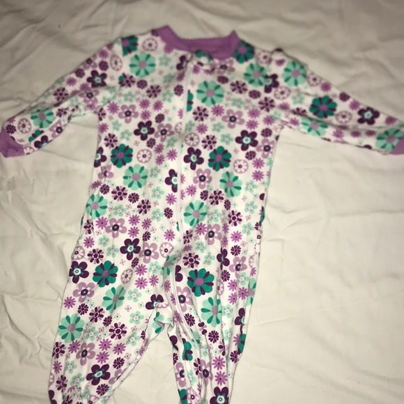0-3 month girls gently used pajamas. - Picture 5 of 5